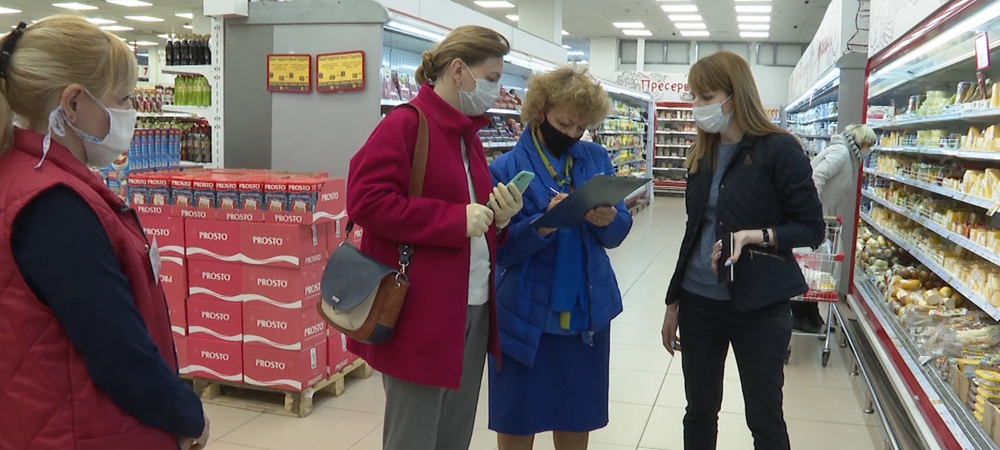 Омские гипермаркеты теперь не обслуживают покупателей без масок