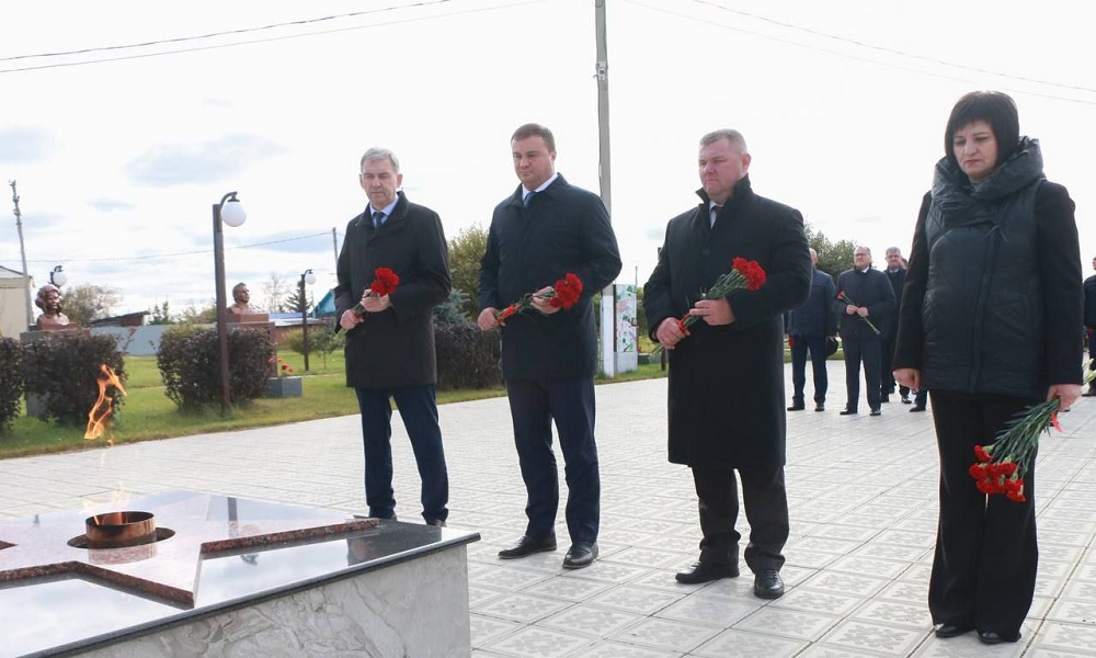 Виталий Хоценко с командой областного правительства приехал с рабочим визитом в Черлакский район