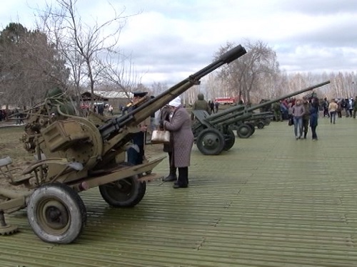 Омичей приглашают побывать "В лесу прифронтовом"