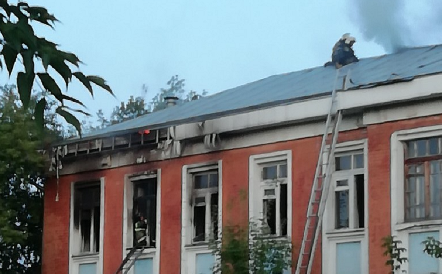 Омская мэрия ищет арендатора для заброшенного здания бывшей школы № 163