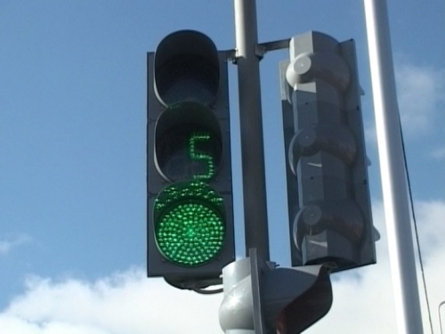 Возле омской "МЕГИ" изменили работу светофора