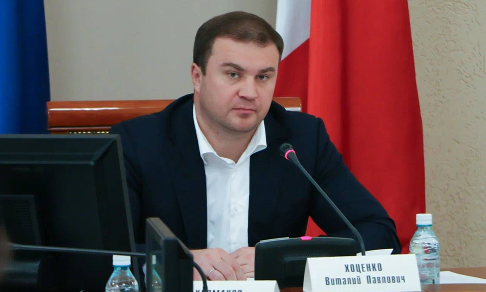 Виталий Хоценко поздравил жителей Омской области с Днём России 