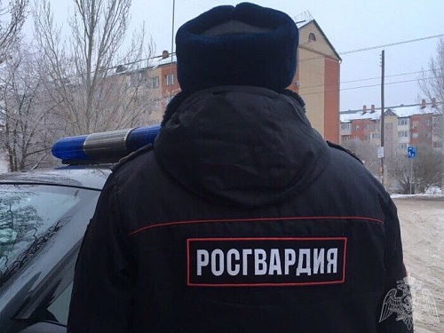 В Омске сотрудники Росгвардии задержали находящегося в федеральном розыске мужчину