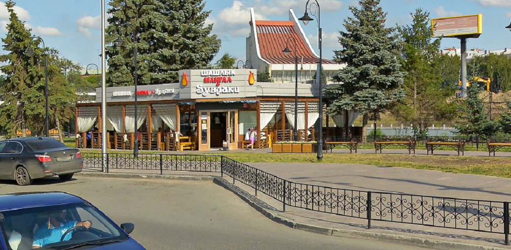 Несмотря на решение о сносе, работу кафе на Ленина пришлось запрещать по суду