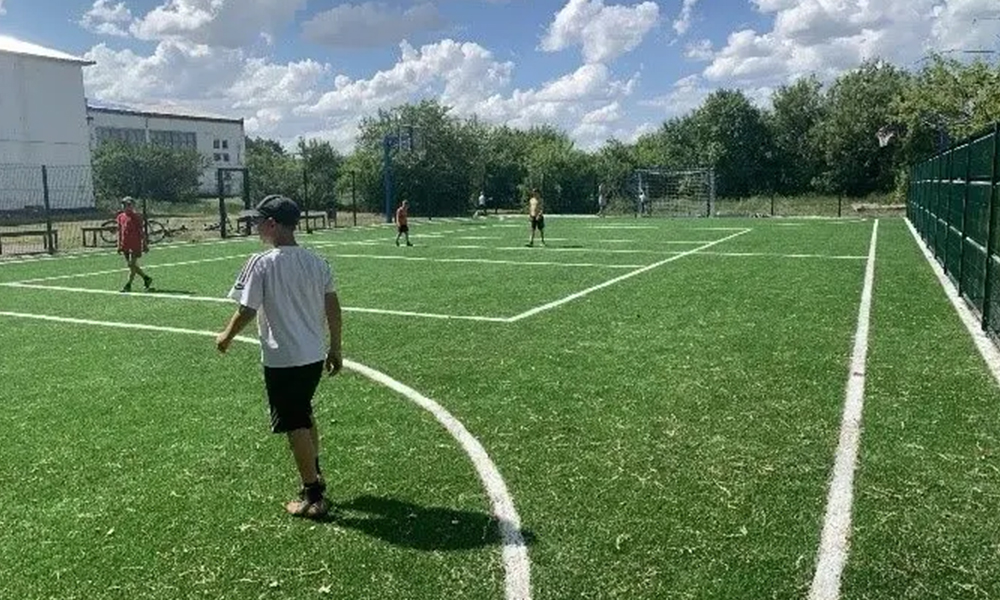 Спортивная площадка в Бобринке и тротуар в Любинском сданы досрочно