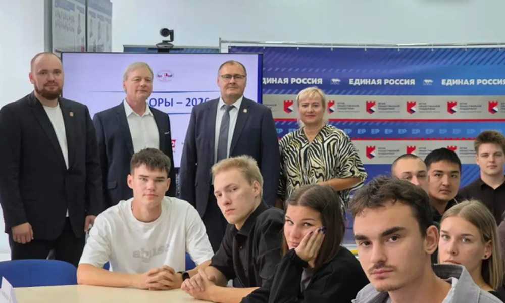 Студенты ОмГУПС на практике изучили работу избирательных комиссий в Штабе общественной поддержки