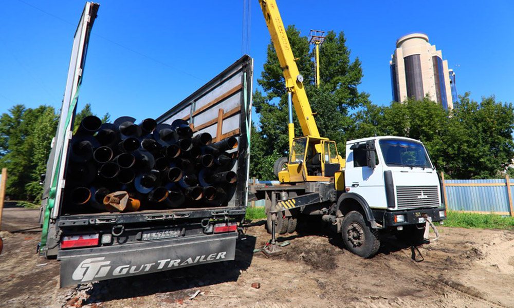 В Омске продолжается строительство модульного бассейна