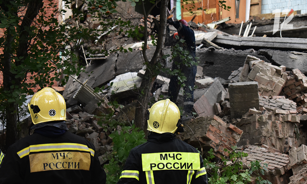 Пострадавших нет: омские спасатели завершили разбор завалов у обрушенного дома в Нефтяниках 