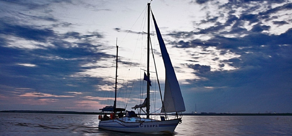 Омская яхта "Сибирь" продолжила путешествие к берегам Антарктиды