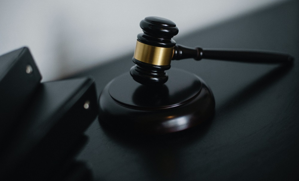 В Омске за мошенничество с автомобилями под суд пошла ОПГ из 13 человек 