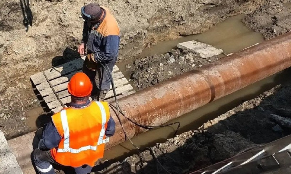 В Омске продолжается подготовка сетей к отопительному сезону