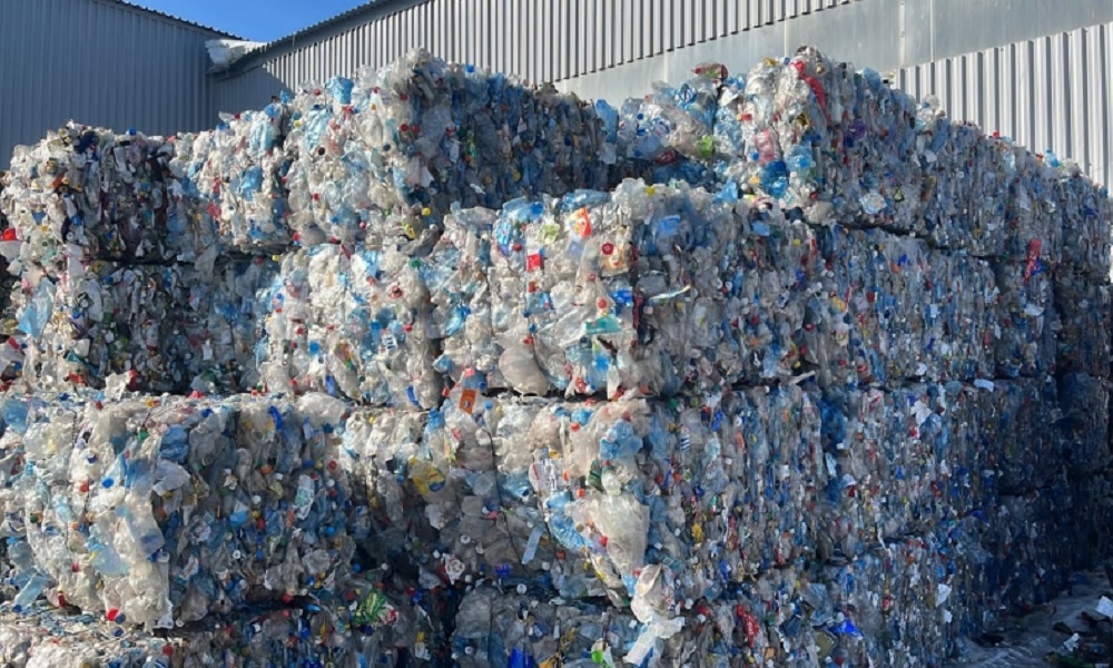 Десятки сельских школ Омской области присоединились к экологической акции по сбору вторсырья