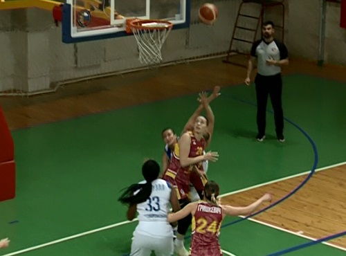 Омские баскетболисты заплатят за меткие броски в корзину