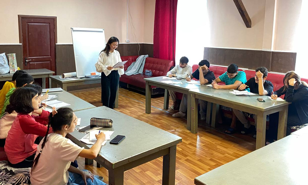 В Омской области организовали курсы русского языка для детей из Сирии