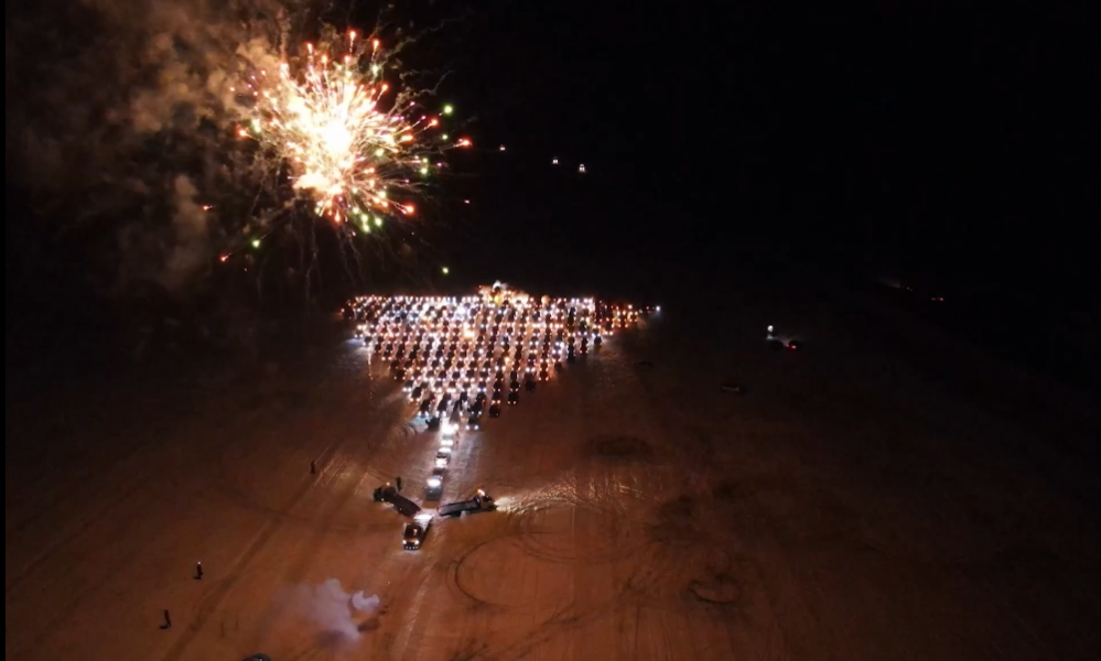 Омичей приглашают принять участие во флешмобе «Автоёлка»