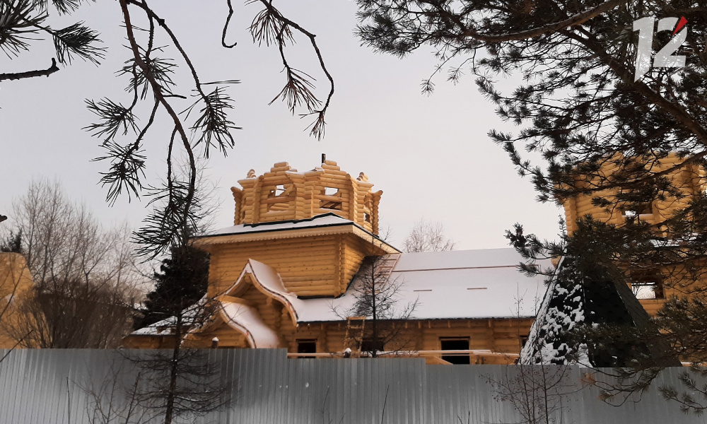 Окончание строительства храма у сквера Молодожёнов в Омске перенесли [фото]
