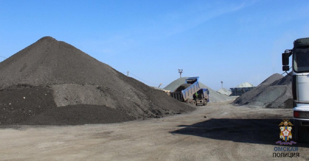 Следователи подозревают омского дорожника в растрате гранулята 