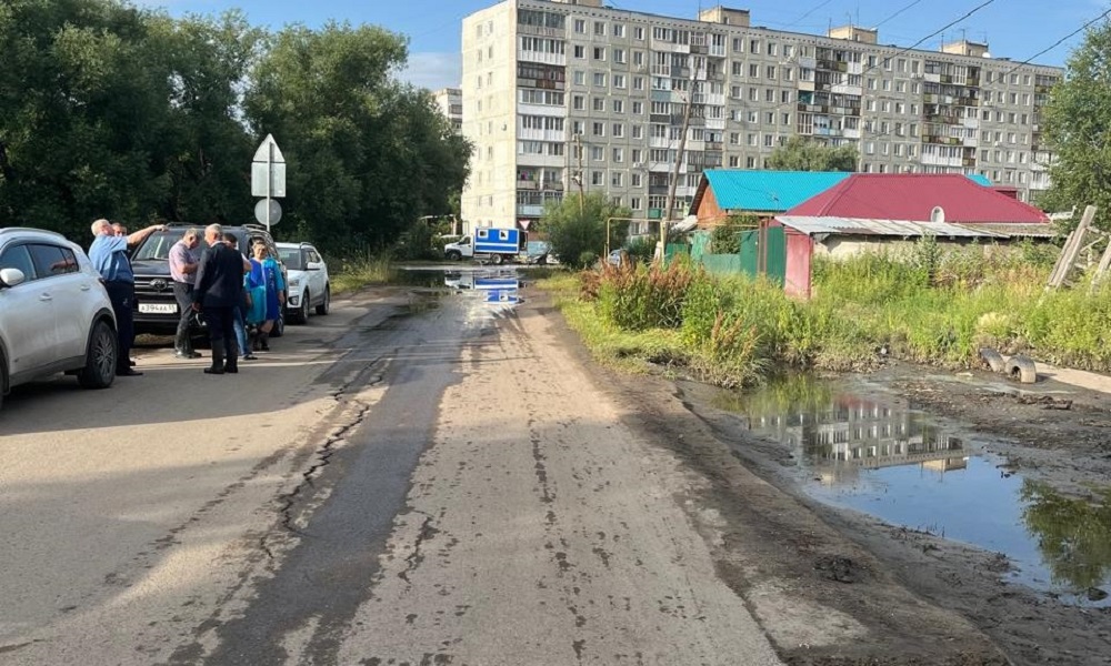 Мэр Омска Сергей Шелест сообщил, что вода практически ушла на улице Володарского 
