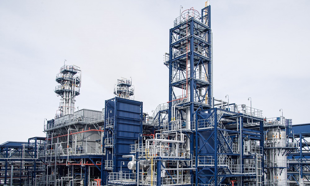 Омский НПЗ посетили глава Минпромторга России и руководство «Газпром нефти»