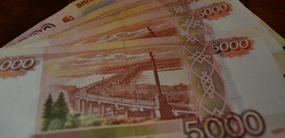 Почти половину налоговых сборов в Омской области составили акцизы на нефтепродукты