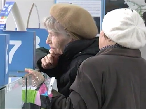 Для получения госуслуг больше не нужно приносить страховое пенсионное свидетельство