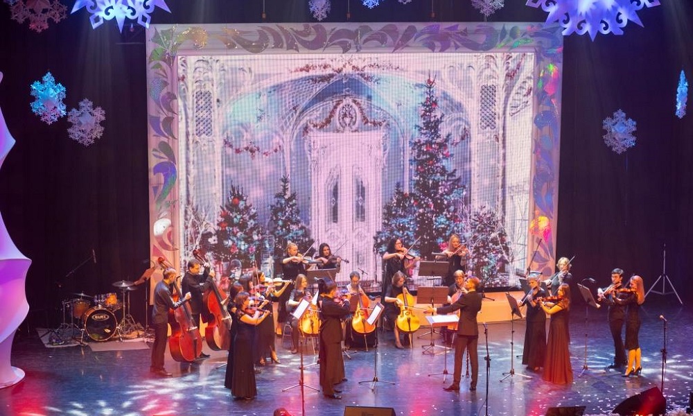 История, музыка и интриги: в исполнении Омского камерного оркестра оживут «Дворцовые тайны»