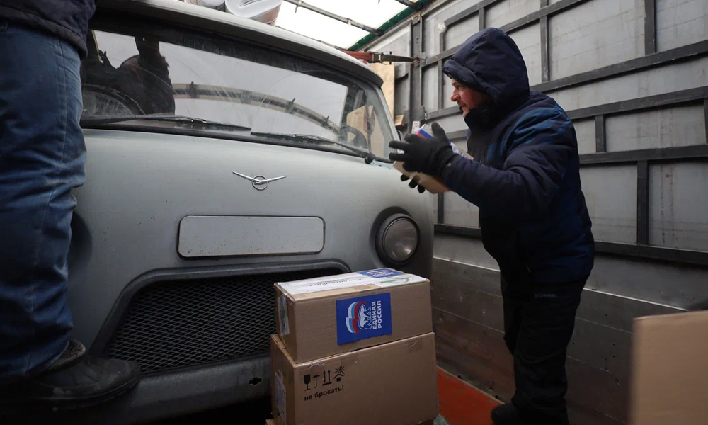 «Единая Россия» и омские волонтёры собрали фуру с гуманитарной помощью для бойцов СВО