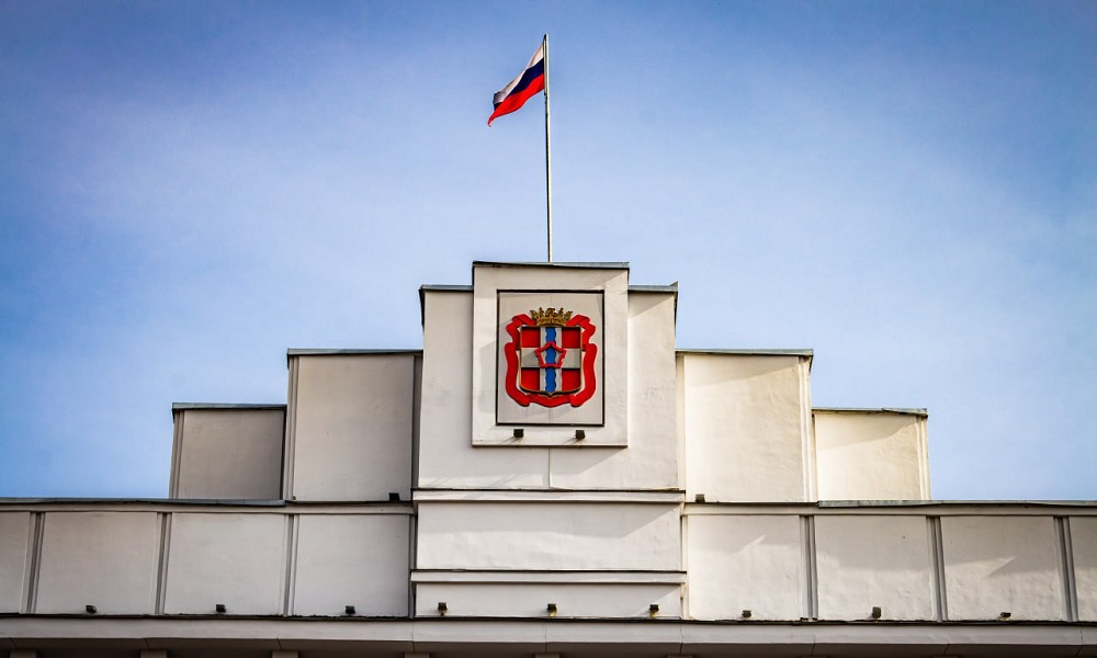 На зарплаты работников образования выделили 660 млн рублей