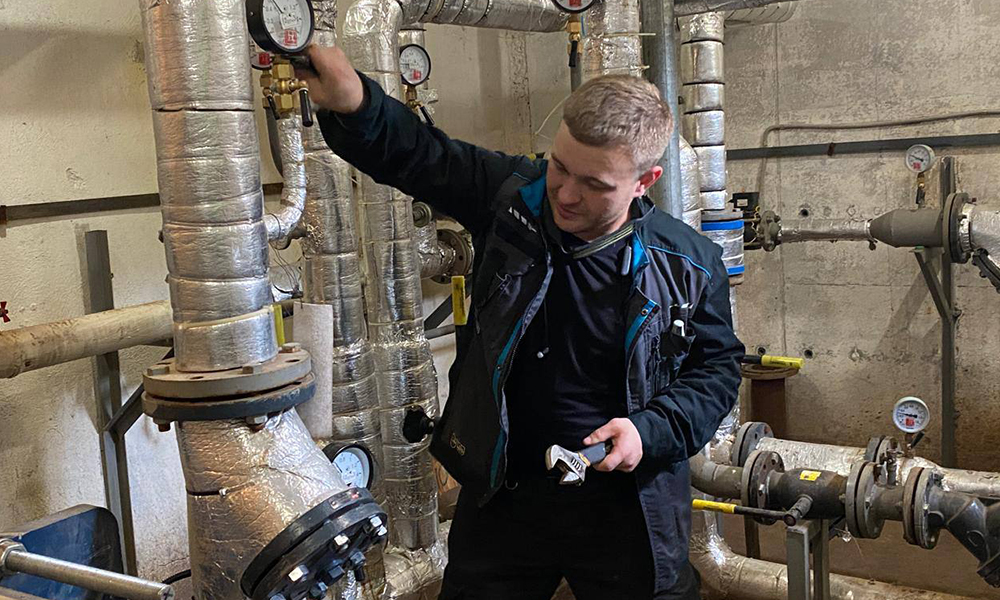 В Омске в многоэтажках Левобережья идёт приёмка тепловых узлов