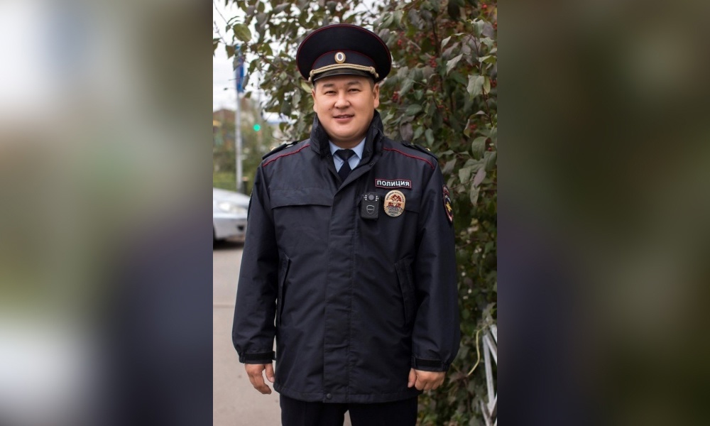 Лучшим участковым Омской области признали майора полиции Асета Жанайдарова 