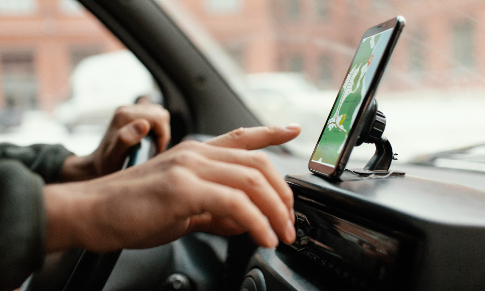 Депутаты Госдумы предложили обязать работодателей оплачивать такси сотрудникам, которые работают ночью