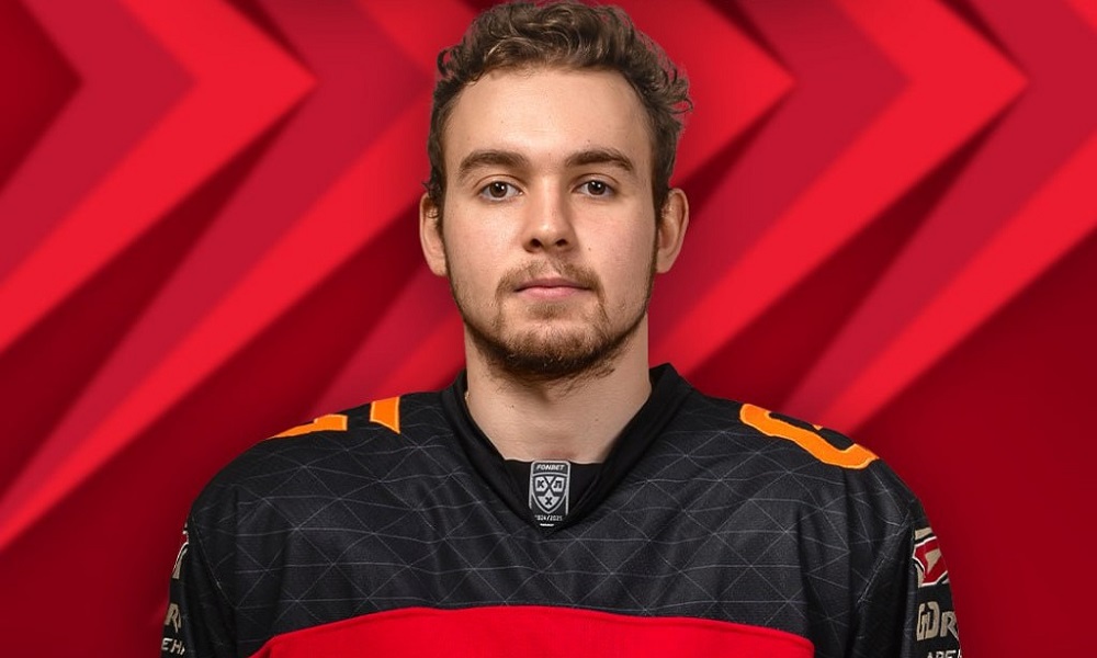 Нападающий омского «Авангарда» Кирилл Танков продолжит карьеру в хоккейном клубе «Северсталь»