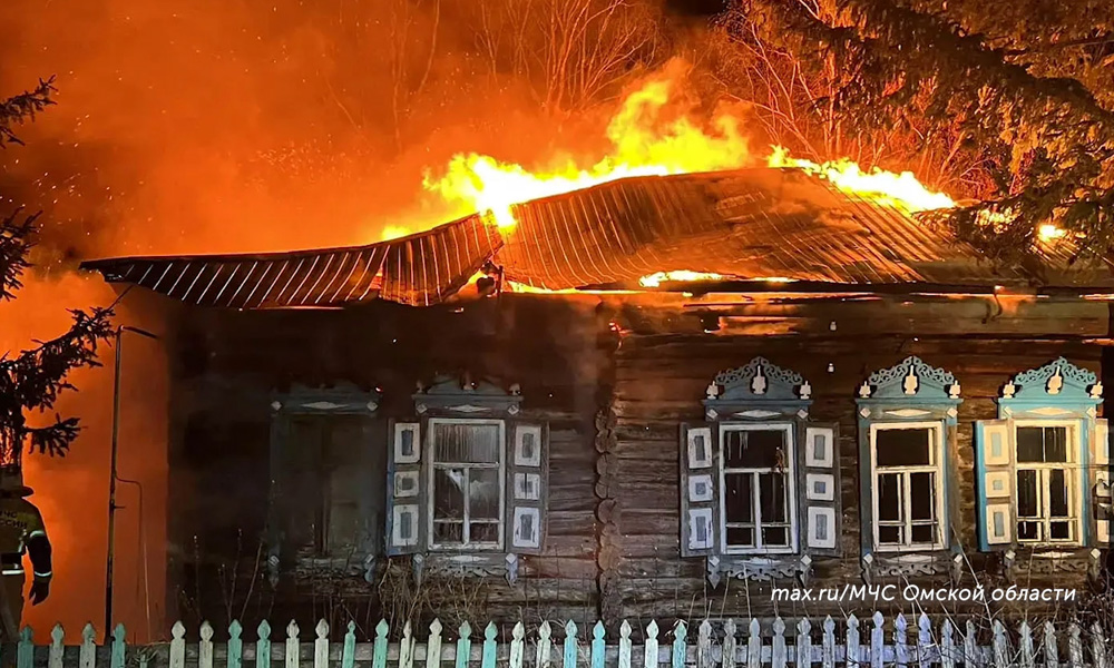 В Саргатском районе два человека погибли в пожаре