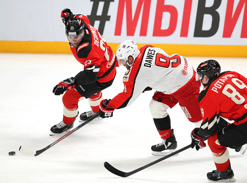 "Автомобилист" в овертайме прервал победную серию омского "Авангарда"