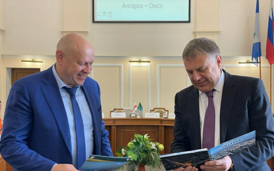 Мэр Омска отправился с официальным визитом в Иркутскую область