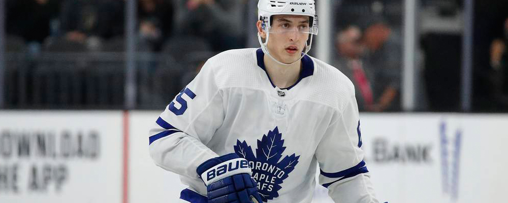 Омич Илья Михеев вышел на лёд после серьёзной травмы