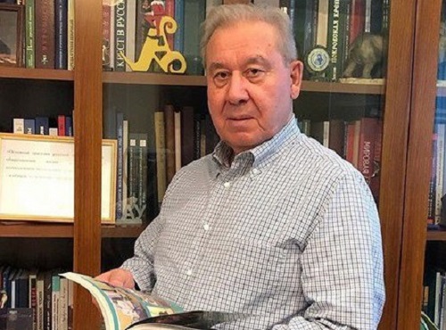  Александр Бурков поздравил Леонида Полежаева с юбилеем