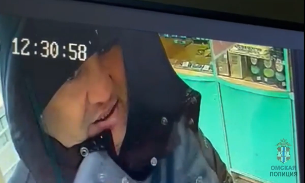 Омич дважды похитил из аптеки медикаменты и деньги 