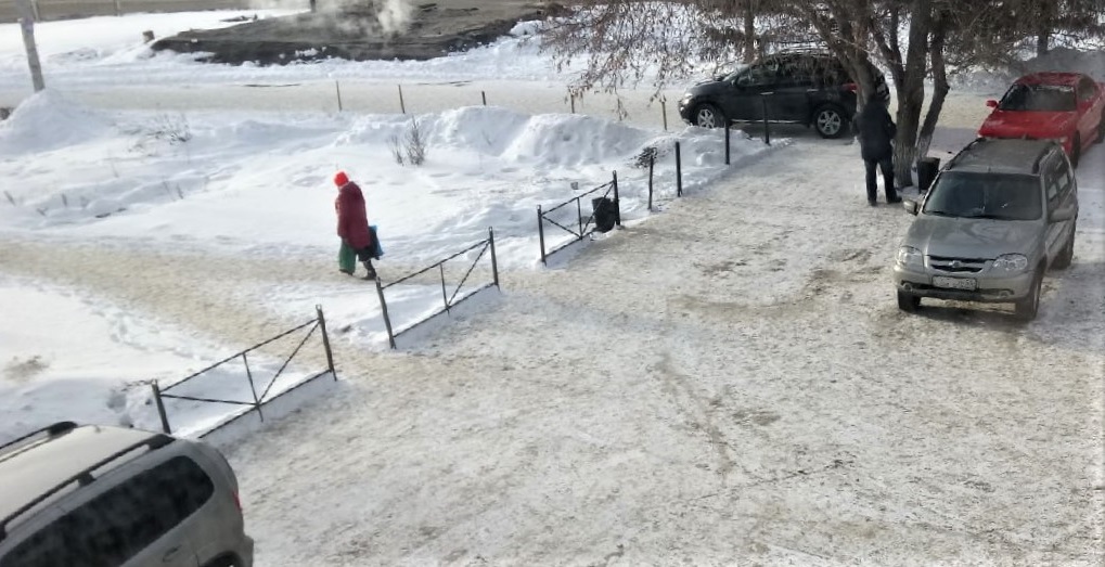 В Омске грядёт демонтаж парковочных ограждений, незаконно установленных водителями во дворах