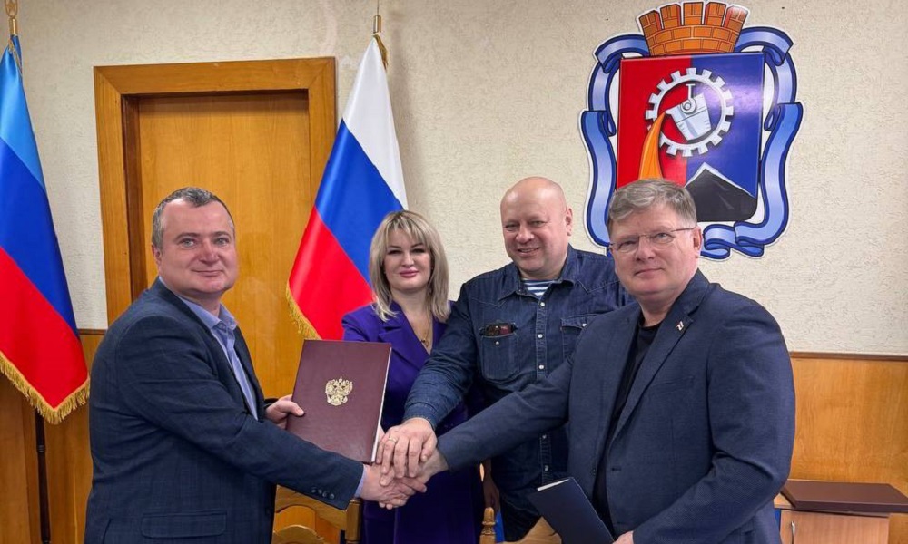 Омский горсовет и горсовет Стаханова подписали соглашение о сотрудничестве