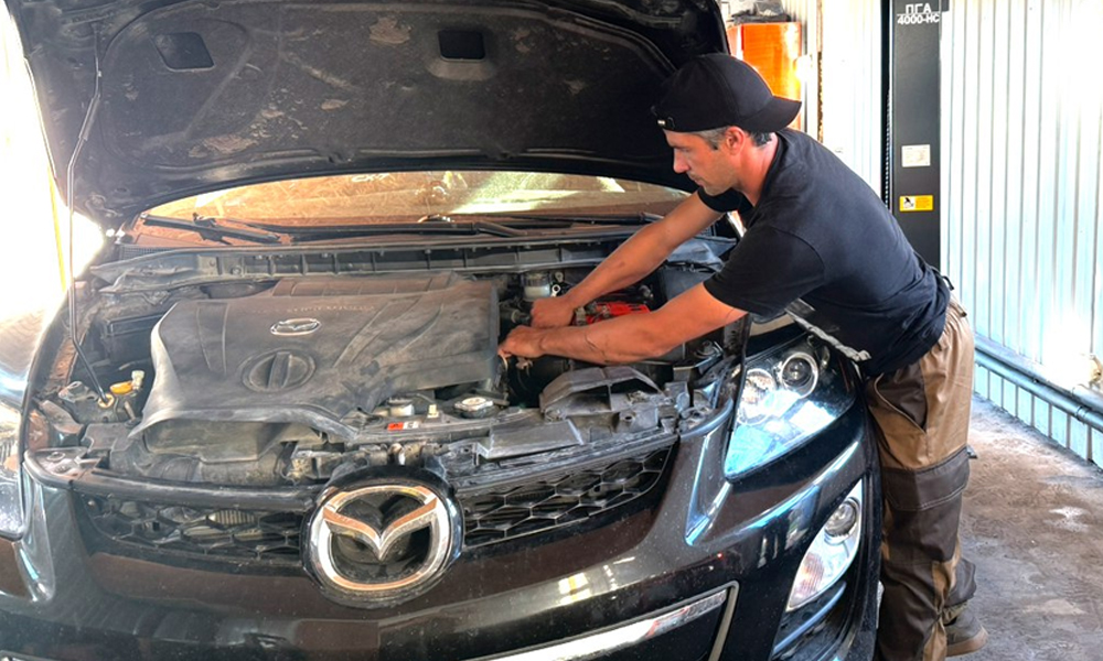 Житель Нововаршавского района на средства соцконтракта расширил услуги автомастерской