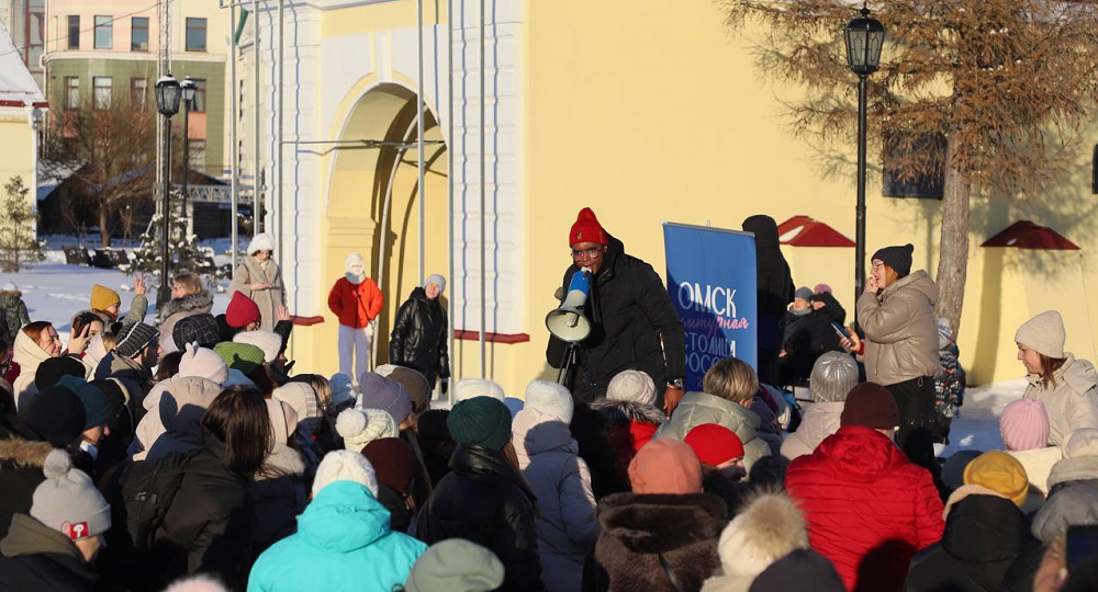 Около 200 человек станцевали ламбаду в «Омской крепости» 