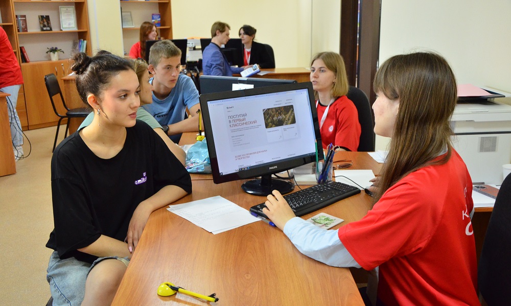 579 абитуриентов зачислено в ОмГУ на бюджет