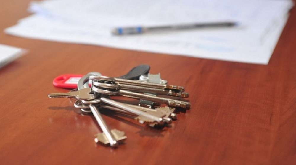 Омичи стали на 30% реже покупать вторичное жильё