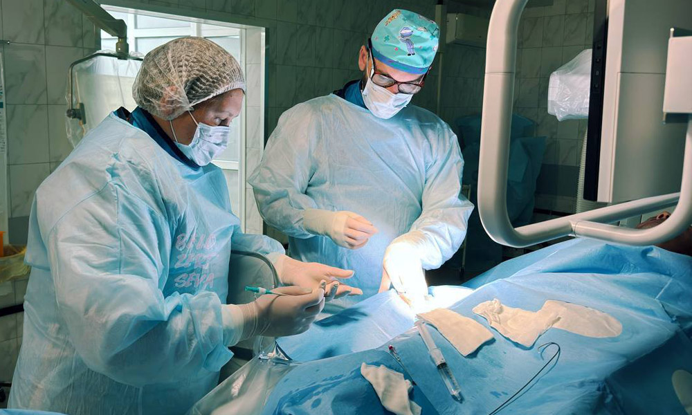 Омские врачи спасли мужчину с инсультом методом тромбоэкстракции