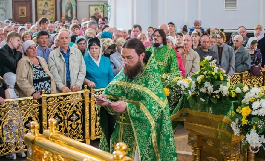 Православные отмечают День Святой Троицы