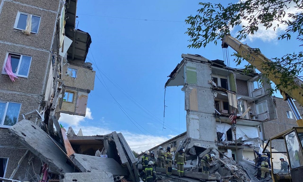 В Нижнем Тагиле из-за взрыва газового баллона обрушилась часть пятиэтажного дома