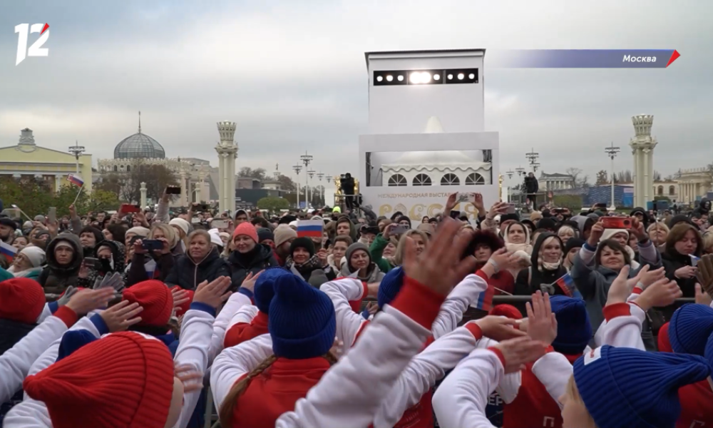 На выставке «Россия» выступила группа 25/17 