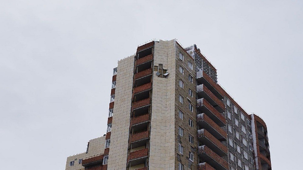 В Омске проведут техническую экспертизу проблемной многоэтажки на улице Кирова