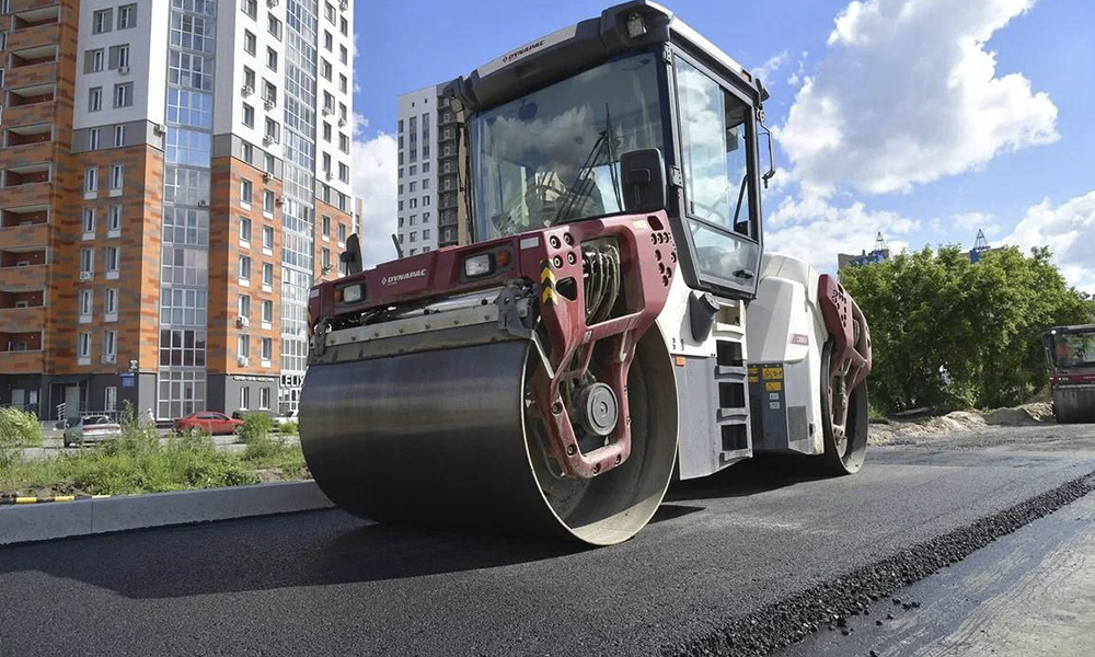 Марат Хуснуллин и Виталий Хоценко оценили ход дорожного и жилищного строительства на Левобережье Омска